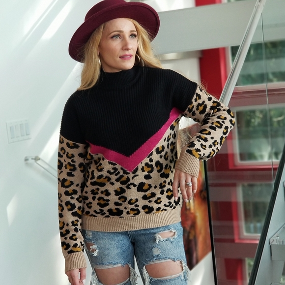 MODA ME COUTURE Sweaters - Leopard Print Sweater